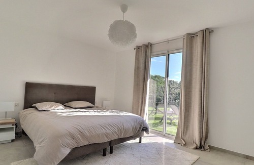 Valbonne Villa | Contemporary villa with swimming pool, wooded garden, close to Valbonne