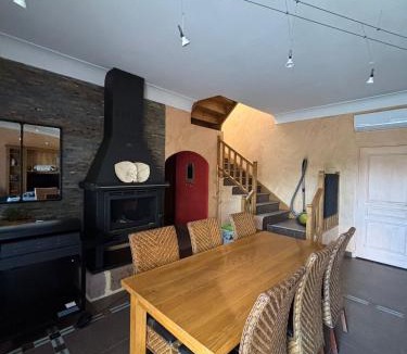 Saint-Bonnet-la-Riviere House | Corps de ferme chaleureux au cœur de la nature
