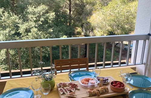 Saint-Mandrier-sur-Mer Apartment | Cosy apartment 400 m from the beach perfect for a family with 2 children