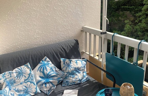 Saint-Mandrier-sur-Mer Apartment | Cosy apartment 400 m from the beach perfect for a family with 2 children