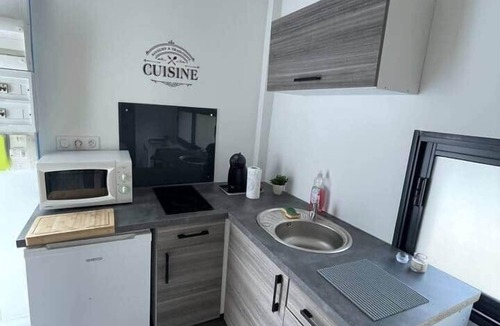Challans Apartment | Cosy downtown studio - ideal location