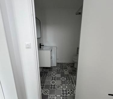 Mayenne Apartment | Cosy et Accessible - Studio neuf en centre-ville