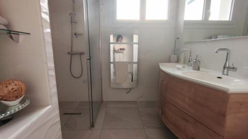 Baigts-de-Bearn Villa | Cosy Orchidée - Villa Élégance, Piscine & Pyrénées "5 étoiles"