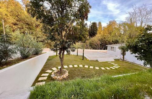 Le Plan-de-Grasse House | Cottage chaleureux avec jacuzzi en pleine nature