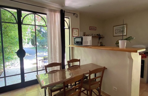 Velleron House | Cottage in an authentic Provencal Mas near ISLE SUR LA SORGUE
