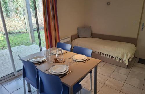 Chaveignes Apartment | Cottage Le Vau 3, RDC calme, lave linge, piscine