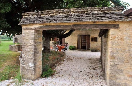 Archignac Cottage | Country house with fireplace, pets allowed, near Sarlat
