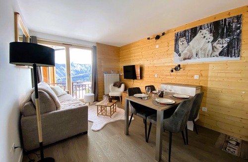 Courchevel Apartment | Courchevel 1850 - 4 people : Bellecôte skis on, bed linen, towels, wifi