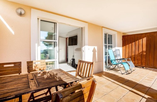 Agay Apartment | Cozy Apartment in Agay with Stunning Views