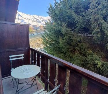 Albiez-le-Vieux House | Cozy apartment in Albiez-Montrond near the slopes