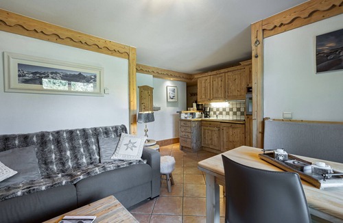 Meribel Village Apartment | Cozy apartment in Méribel with terrace