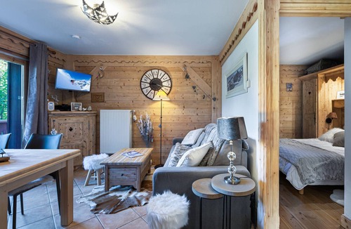 Meribel Village Apartment | Cozy apartment in Méribel with terrace