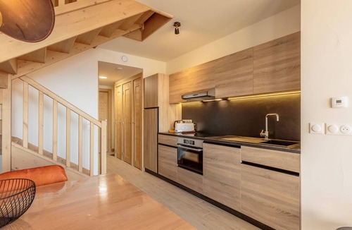 Arc-1600 Apartment | Cozy duplex with pool and spa, ski-in/ski-out