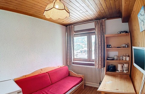 Le Cret Apartment | Cozy room near center and slopes