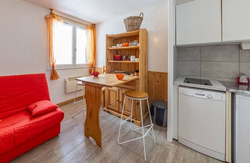Montgellafrey Apartment | Cozy studio for 2, near ski lift, linen and cleaning included