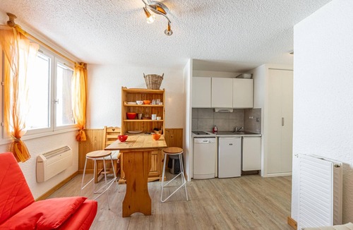 Montgellafrey Apartment | Cozy studio for 2, near ski lift, linen and cleaning included