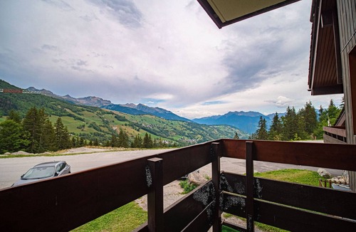 Valmorel Apartment | Cozy Studio, 50m from Slopes, Sleeps 3, Balcony, Ski Locker, Near Shops, Valmorel