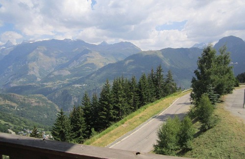 Auris Apartment | Cozy Studio with Balcony, Mountain View, and Ski Access - Sleeps 6