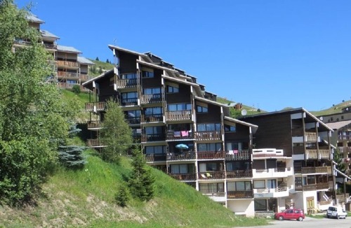 Auris Apartment | Cozy Studio with Balcony, Mountain View, and Ski Access - Sleeps 6
