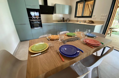 Leon House | Cozy wooden house, air-conditioned, between lake and ocean, near beach & forest - Léon