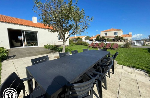 Bouin Cottage | Detached house with garden and BBQ, 3 bedrooms, near Marais birds