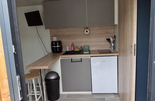 Hastingues Apartment | Detached Tiny House