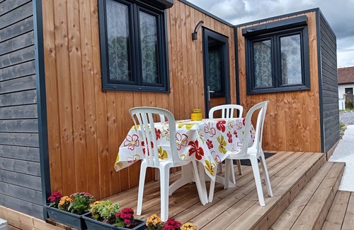 Hastingues Apartment | Detached Tiny House