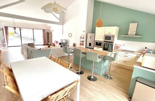 Gujan-Mestras Villa | Domaine Avec Confortable Villa + Guest House