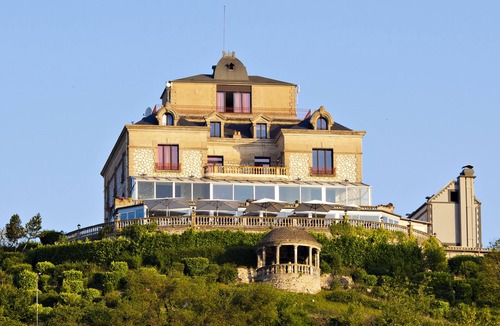 Rolleboise Hotel | Domaine de la Corniche