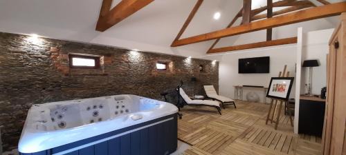 Saint-Sauveur-de-Flee House | Domaine de Vaufleury - La Maison du Boulanger