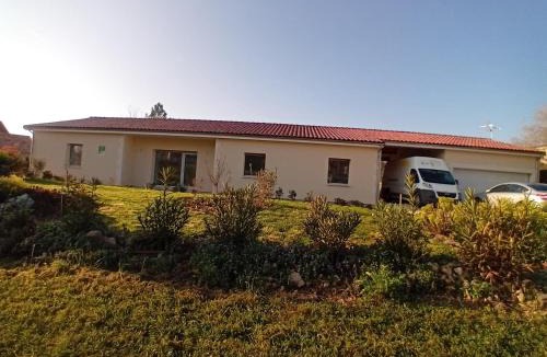 Baignes-Sainte-Radegonde Apartment | domaine de marodi jasmin