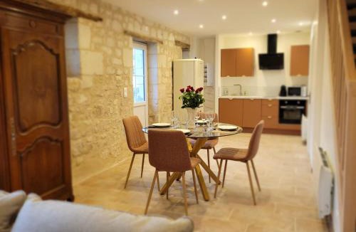 Antran House | Domaine Les Chauveaux, 3 gites, 26 personnes, 1 salle
