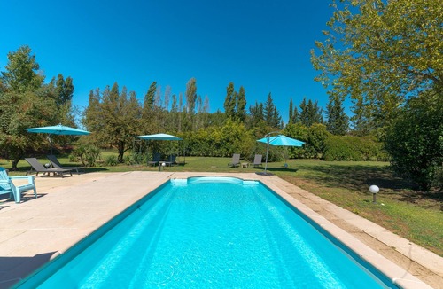 Roussillon House | Domaine Plan des Devens – Peaceful 4* Retreat with Terrace and Heated Pool