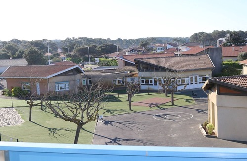 Biscarrosse Plage Apartment | Duplex Apartment in Biscarrosse Beach - Central Location with Parking and Balcony