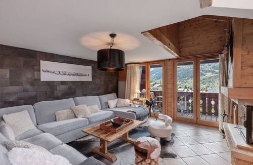 Meribel Village Apartment | Duplex for 8 with sauna and parking in Méribel