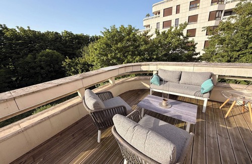 Levallois-Perret Apartment | DUPLEX LEVALLOIS with large terrace at the foot of the metro, 20 minutes from central Paris