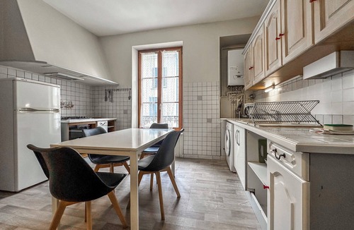 Quartier Chorier-Berriat Apartment | #EA | The Red Dormoy 🍓