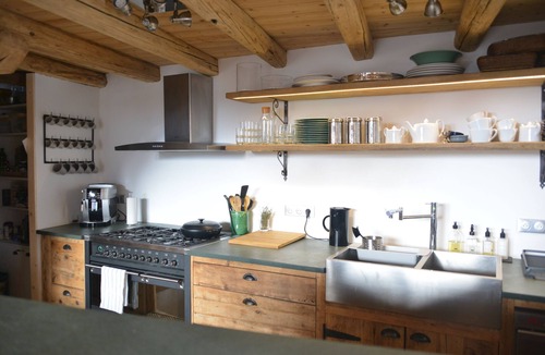 Montvalezan Ski Chalet | Elegant Boutique Chalet for 10, self catered or with private Chef