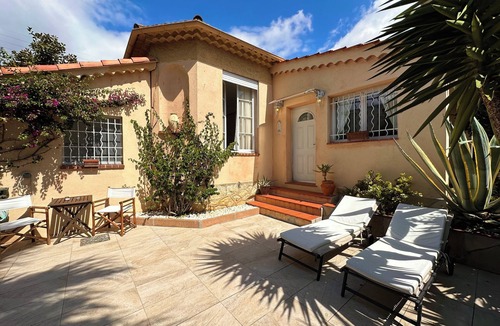 Antibes Villa | Elegant Provencal villa a stone's throw from the beaches