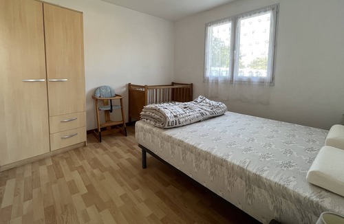 Marennes House | Elma Stay, Location L’Estran