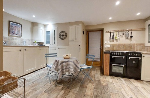 Marigny House | Enjoy the charm of this large yet cozy cottage with swimming pool in the communal garden.