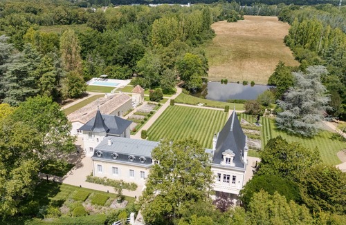 Saint-Seurin-sur-l'Isle Villa | Exceptional castle - in the heart of wine country