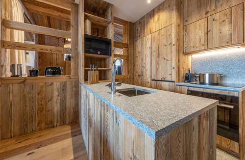 Le Cret Apartment | Exceptional apartment with fireplace and home cinema in Val-d'Isère
