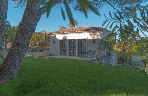 Vallauris Villa | Exceptional Villa in Cannes: Swimming pool, Mediterranean views and top-of-the-range services