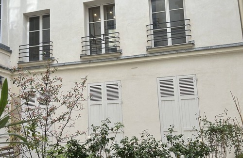 Quartier Sainte-Avoye Apartment | Fabulous Private House hidden at the back of courtyard in Le Marais. Full A/C