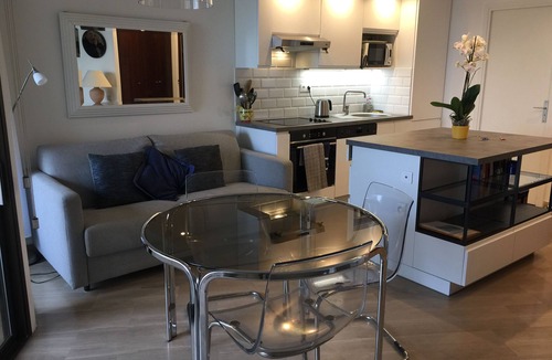 Villefranche-sur-Mer Apartment | Fabulous views of super yachts and sunsets, aircon, pool & garage - luxury