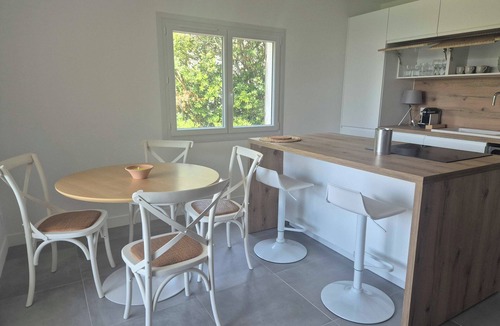 Le Rayol Apartment | Family apartment with terrace near the sea