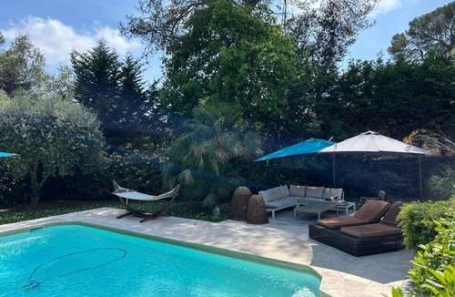 Valbonne Villa | Family or friends villa, pool, A/C, sleeps 8, Valbonne.