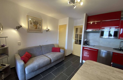 Les Issambres Apartment | Family studio with terrace, pool, tennis, and parking in Les Issambres