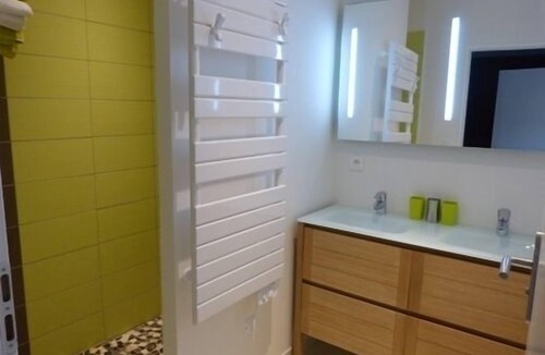 Saint-Thomas-de-Conac House | Family suite with 1 parental bedroom and 1 children's bedroom (2 beds)
